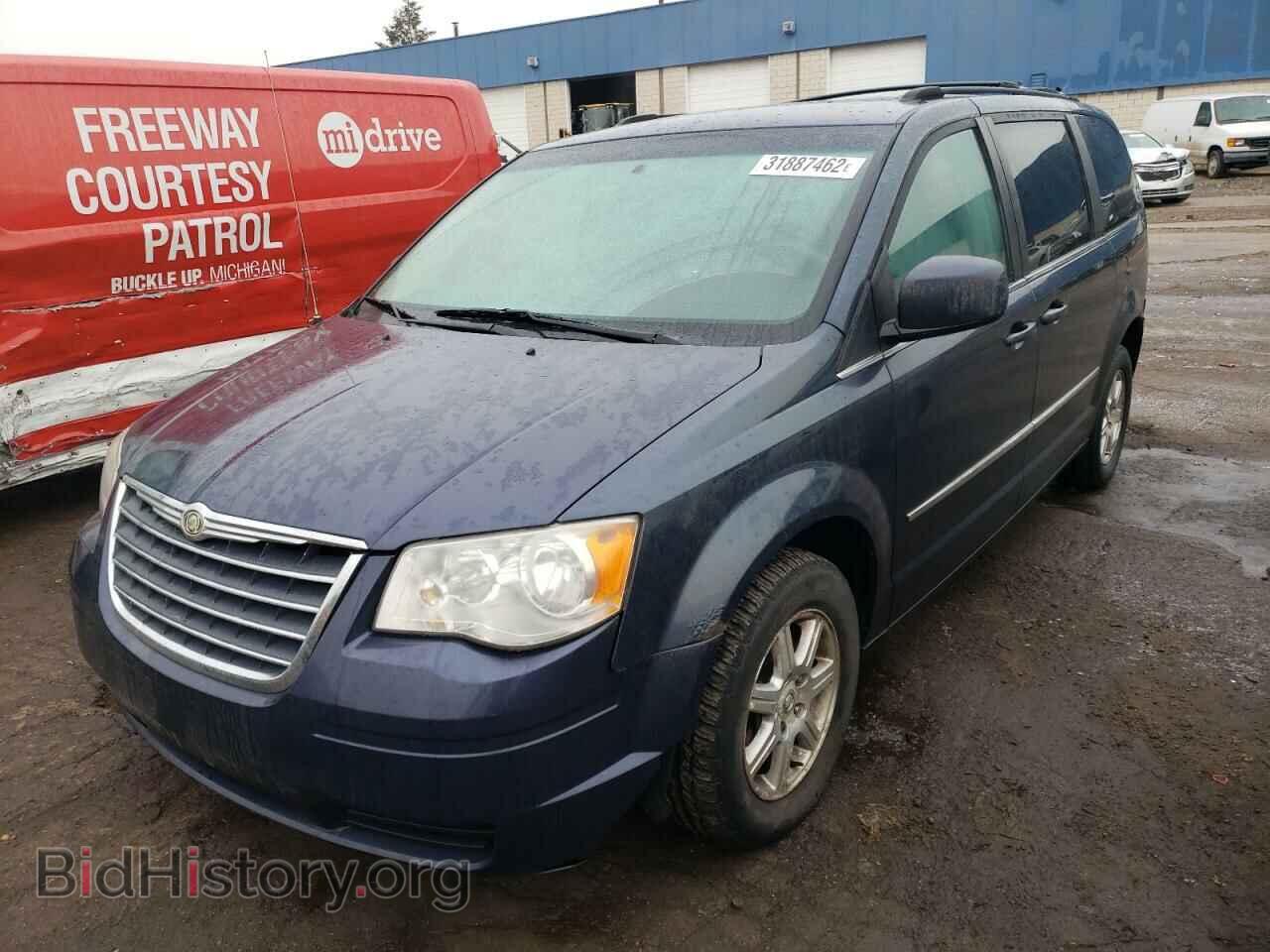 2009 CHRYSLER MINIVAN - VIN: 2A8HR54109R565174 - Фото 2