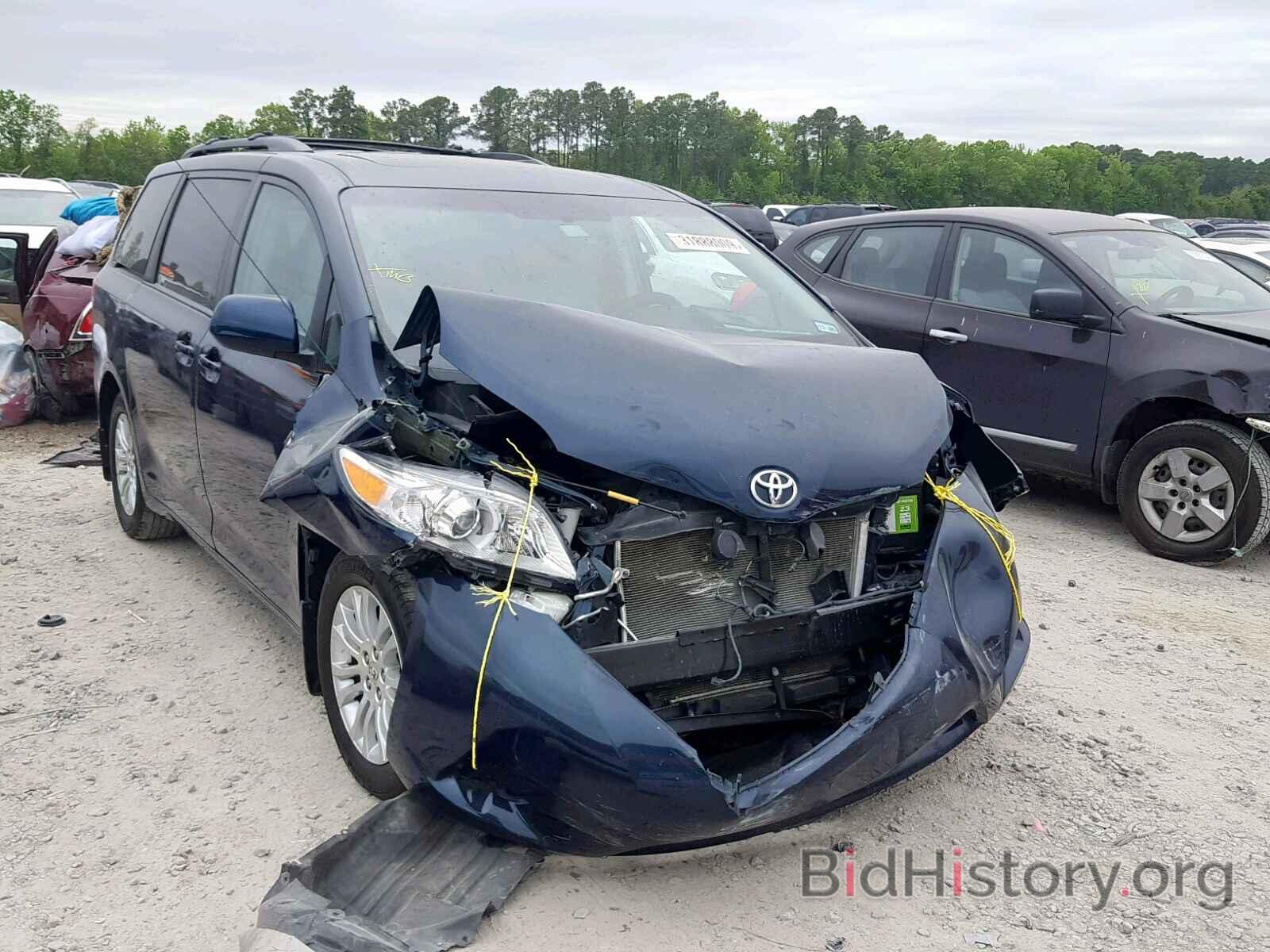 Photo 5TDYK3DC6CS228203 - TOYOTA SIENNA XLE 2012