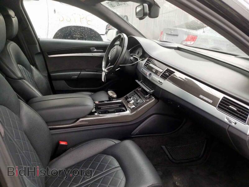 2016 Audi S8 (VIN WAUJSAFD2GN004110) — photo 5 of 10