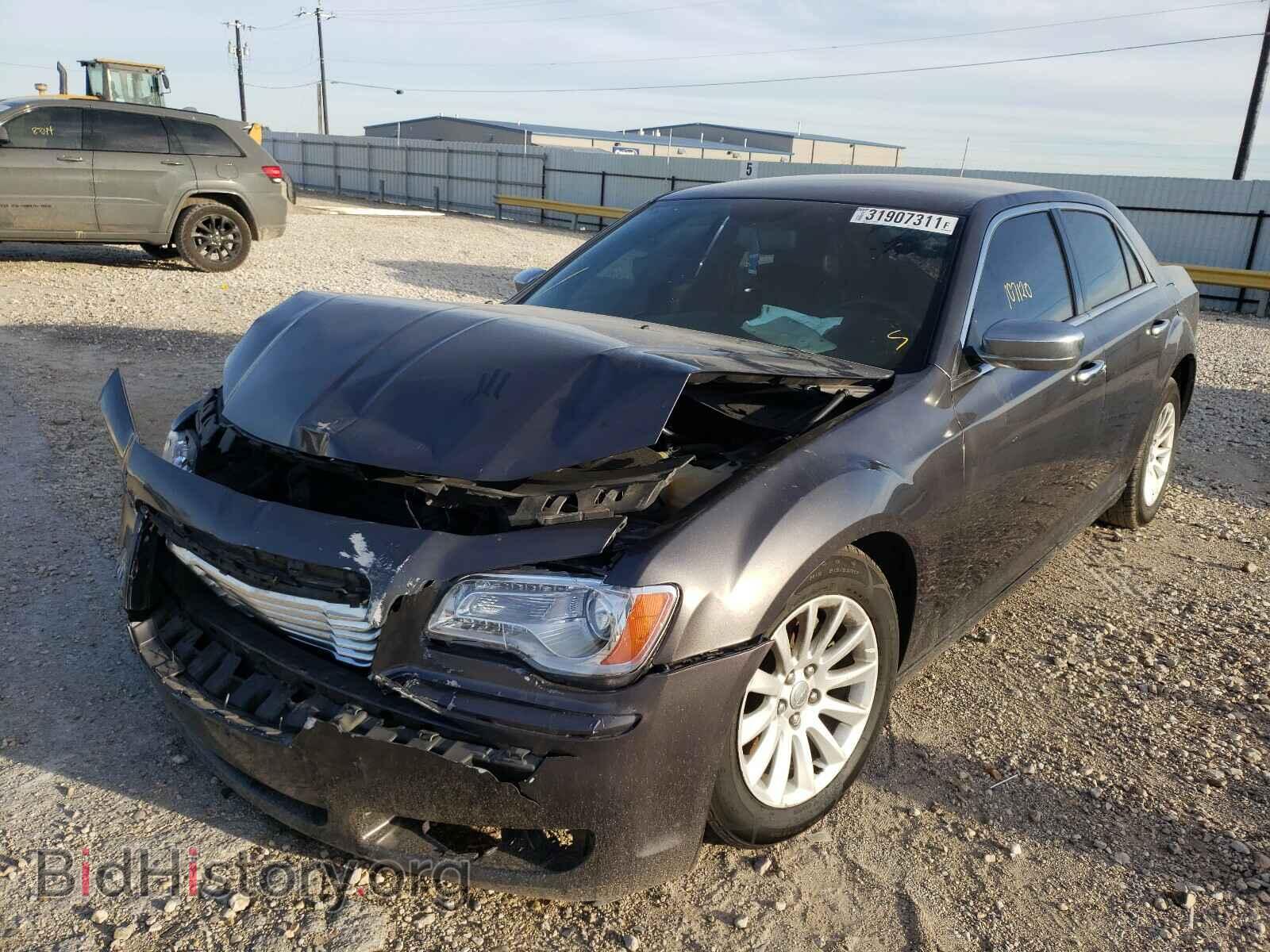 2014 CHRYSLER 300 - VIN: 2C3CCAAG4EH244442 - Фото 2