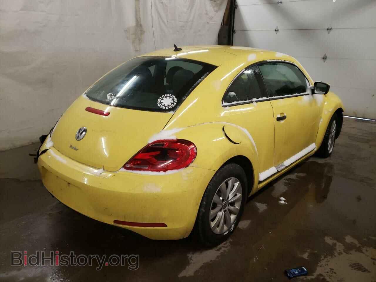 2015 VOLKSWAGEN BEETLE - VIN: 3VWF17AT2FM641016 - Фото 4