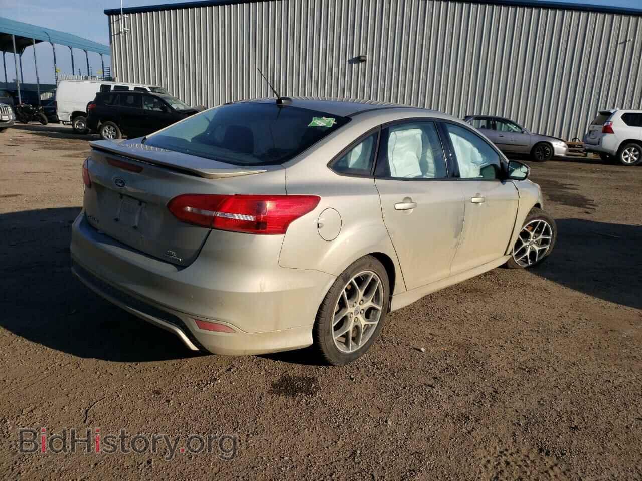2016 FORD FOCUS - VIN: 1FADP3F2XGL393463 - Фото 4