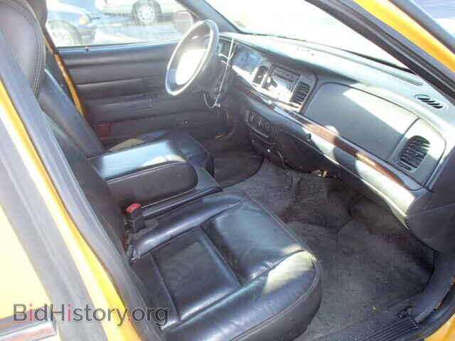 2011 FORD CROWN VIC - VIN: 2FABP7AV7BX135008 - Фото 5