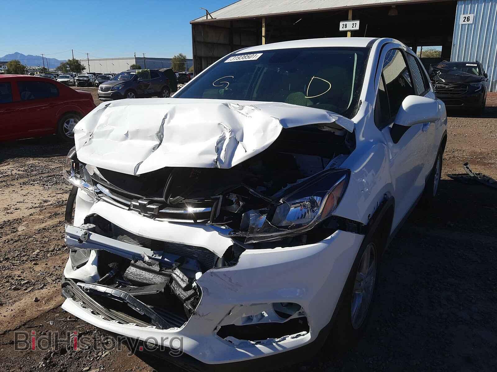2020 CHEVROLET TRAX - VIN: 3GNCJKSB6LL285144 - Фото 2