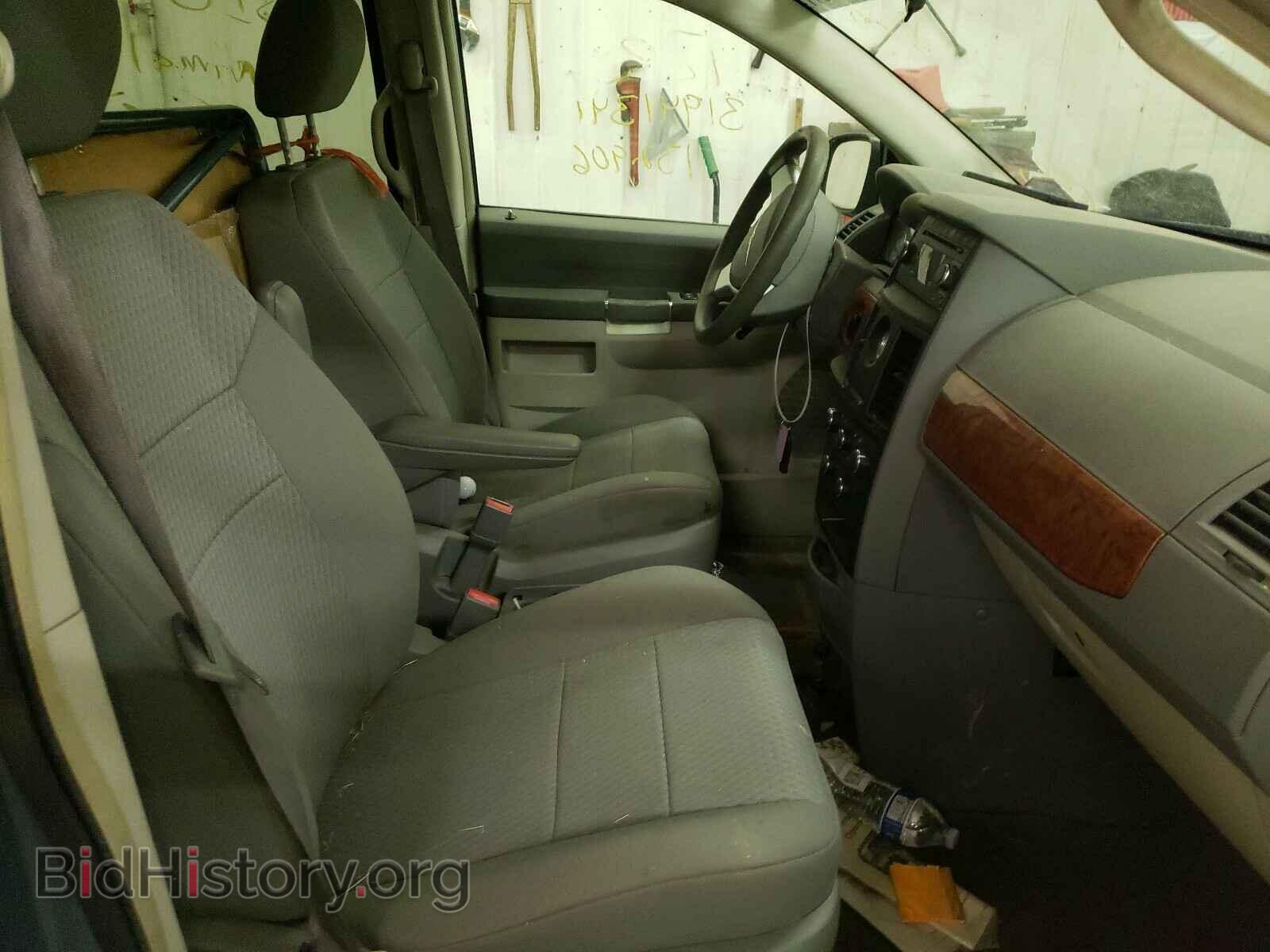2008 CHRYSLER MINIVAN - VIN: 2A8HR44H98R639665 - Фото 5