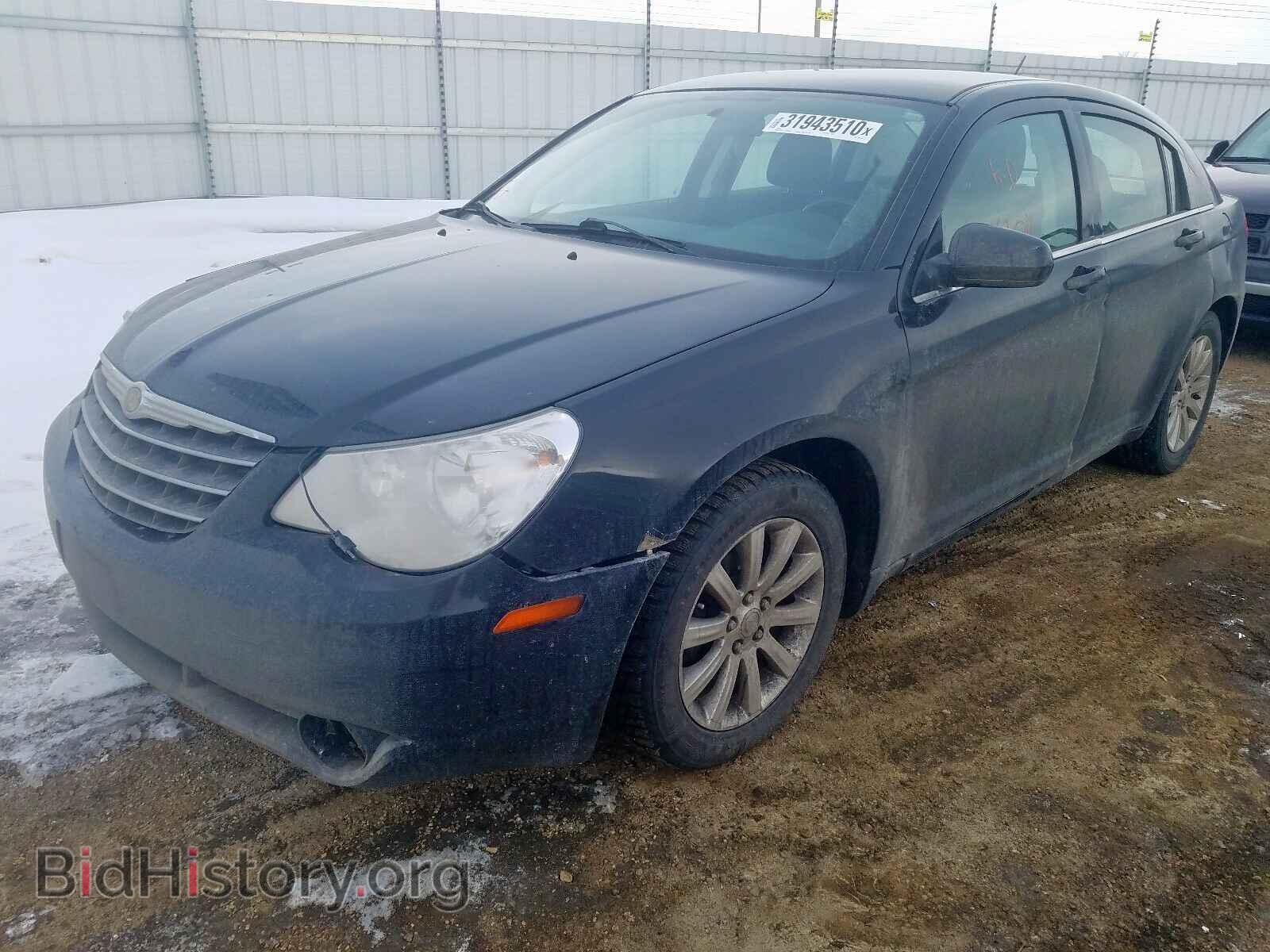 2010 CHRYSLER SEBRING - VIN: 1C3CC5FD0AN201255 - Фото 2