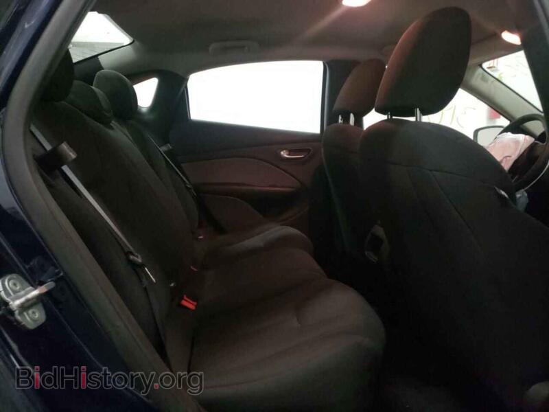 2013 Dodge DART (VIN 1C3CDFAA3DD329967) — фото 6 из 10