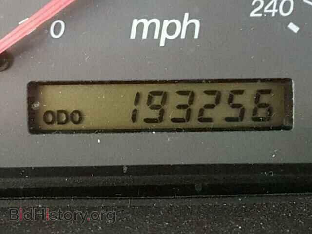 2000 MAZDA 626 - VIN: 1YVGF22C8Y5170003 - Фото 8