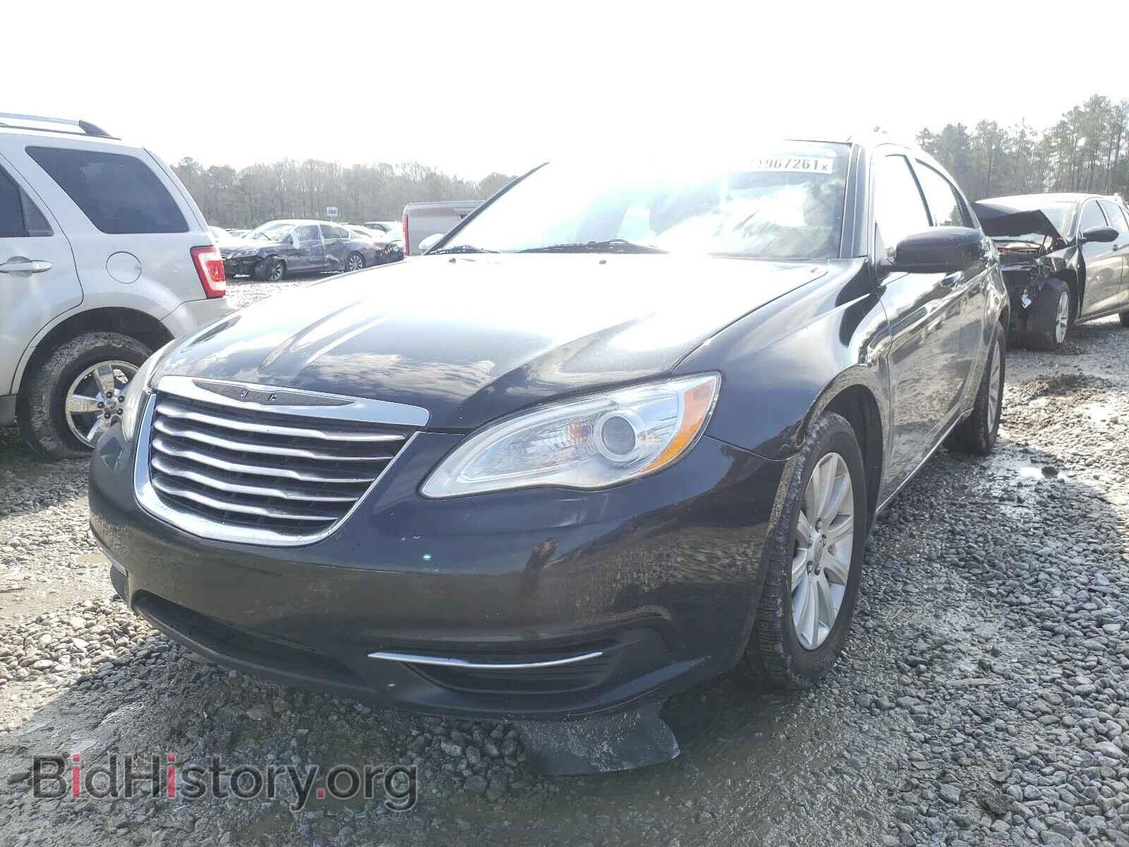2013 CHRYSLER 200 - VIN: 1C3CCBBG0DN558194 - Фото 2