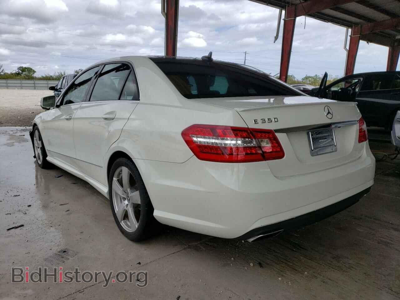 2011 MERCEDES-BENZ E-CLASS - VIN: WDDHF5GBXBA431275 - Фото 3
