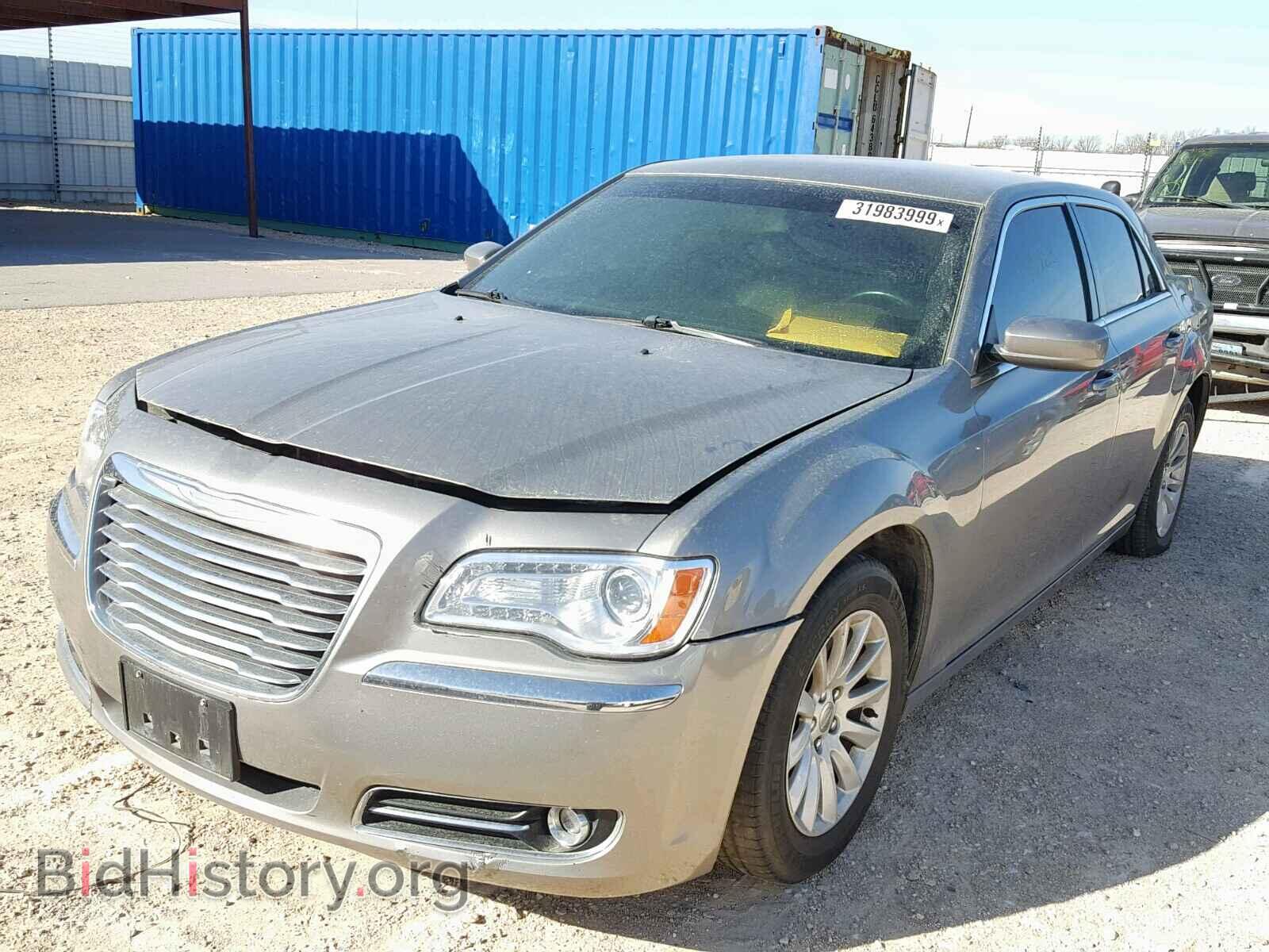 2014 CHRYSLER 300 - VIN: 2C3CCAAG3EH323049 - Фото 2