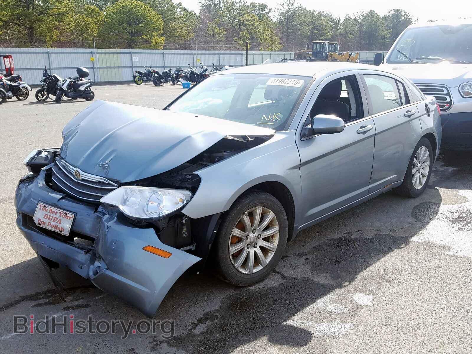 2010 CHRYSLER SEBRING - VIN: 1C3CC5FB2AN220131 - Photo 2