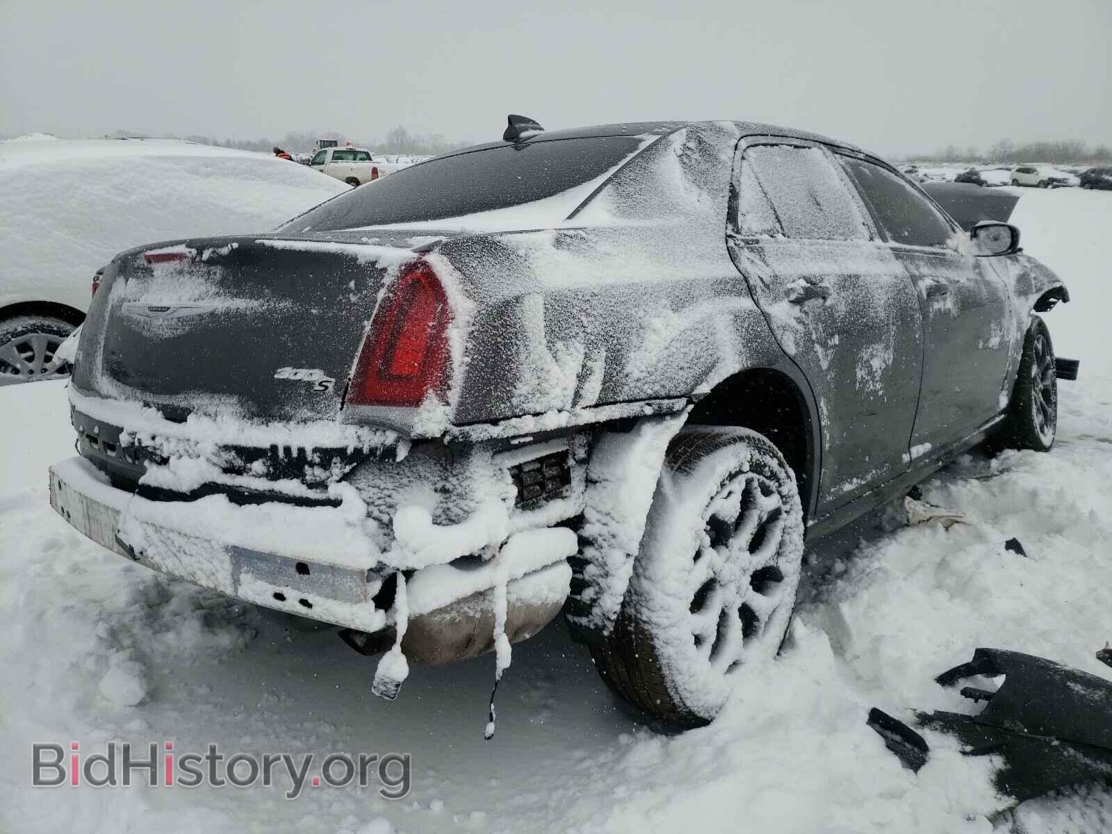 2019 CHRYSLER 300 - VIN: 2C3CCAGG6KH610680 - Фото 4