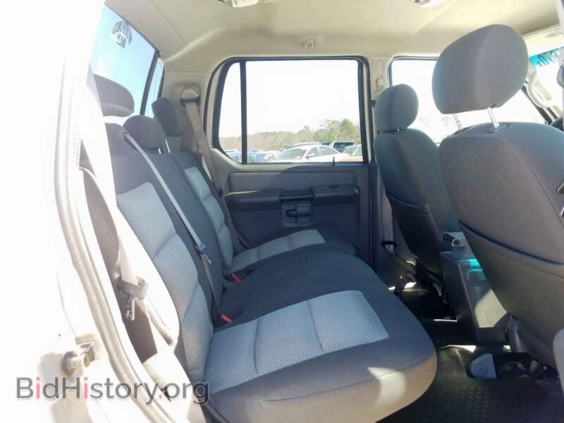2005 Ford EXPLORER (VIN 1FMZU67K85UB74190) — фото 6 из 10