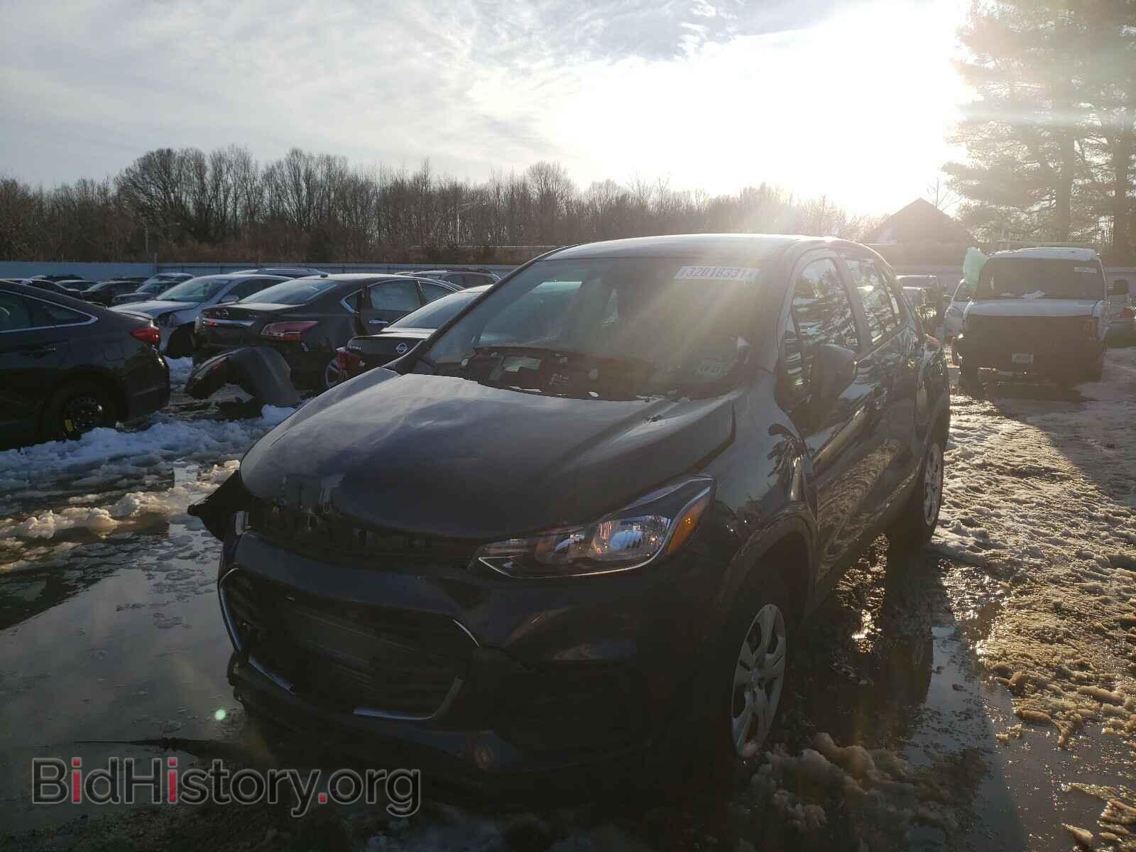 2019 CHEVROLET TRAX - VIN: 3GNCJKSBXKL111706 - Фото 2
