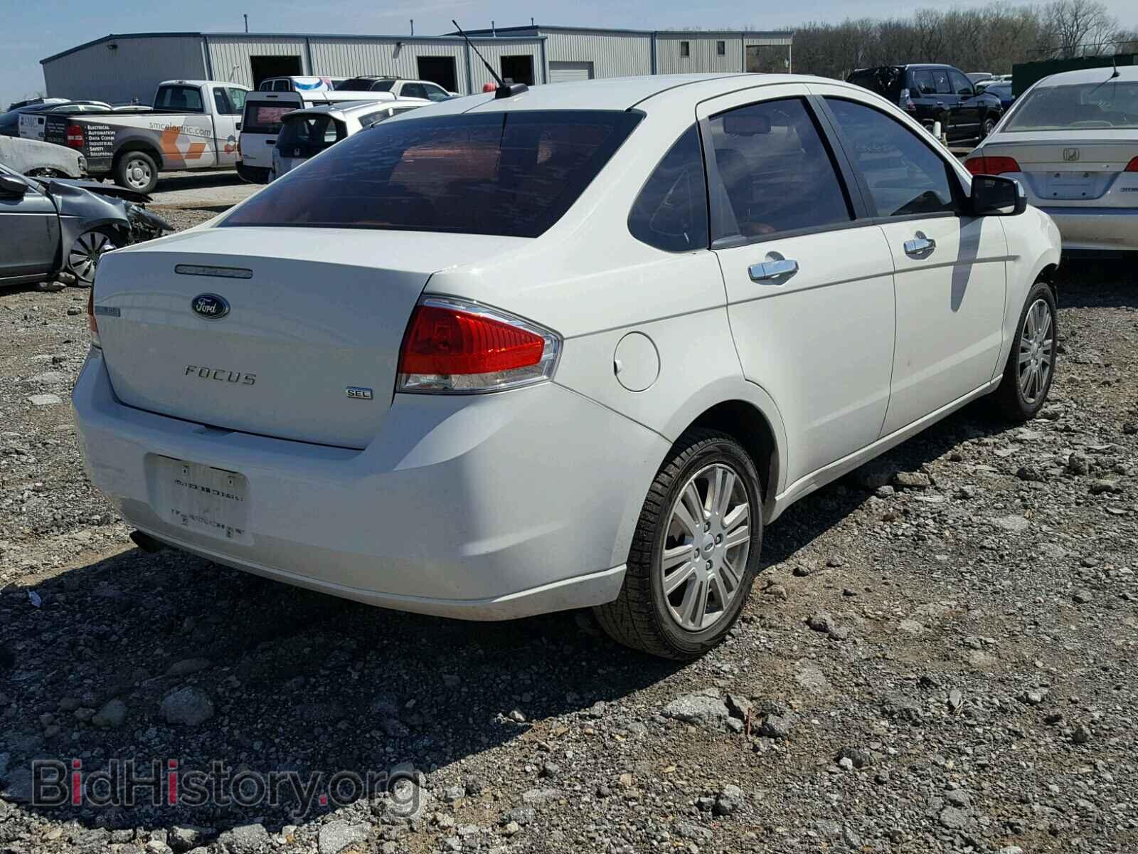 2011 FORD FOCUS - VIN: 1FAHP3HN4BW102990 - Фото 4