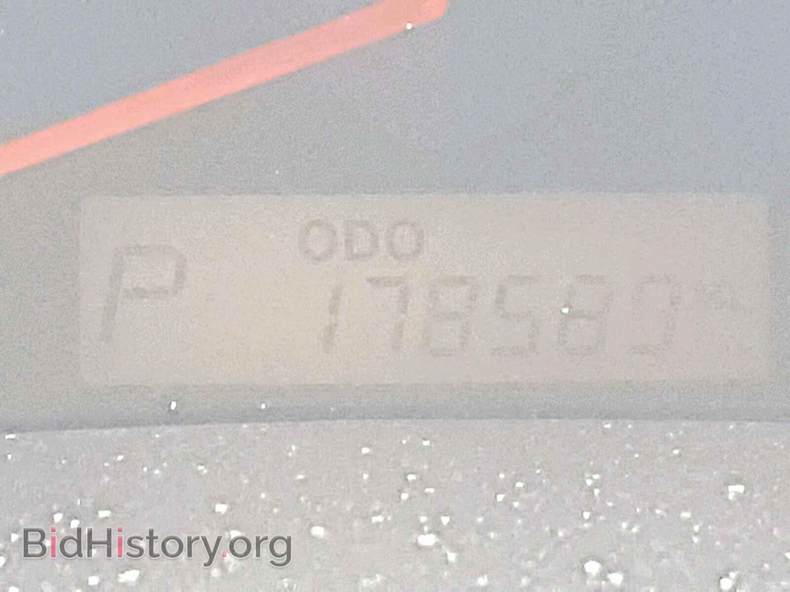 2007 HYUNDAI ENTOURAGE - VIN: KNDMC233176020940 - Фото 8