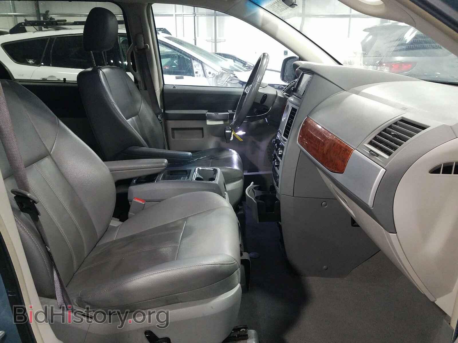 2008 CHRYSLER MINIVAN - VIN: 2A8HR54P88R788579 - Фото 5