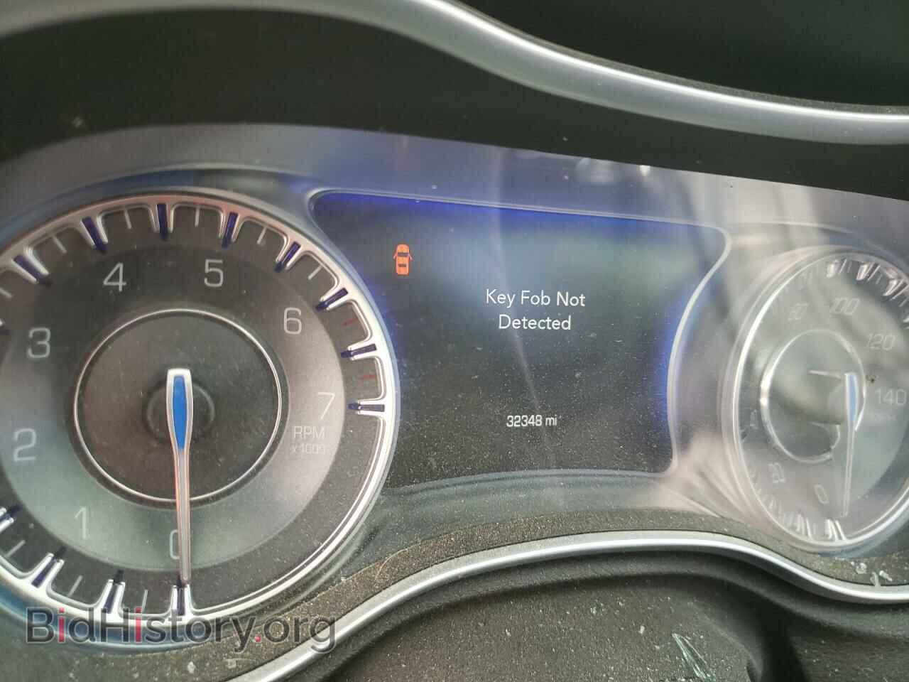 2017 CHRYSLER 300 - VIN: 2C3CCAAG1HH512142 - Фото 8