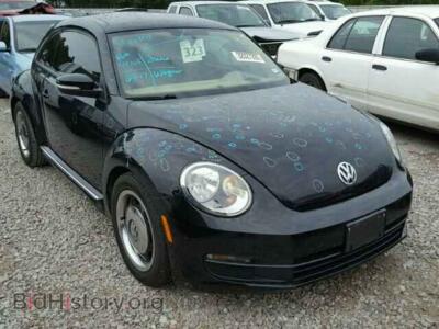2013 Volkswagen BEETLE, черный — VIN 3VWJP7AT7DM619891, Copart