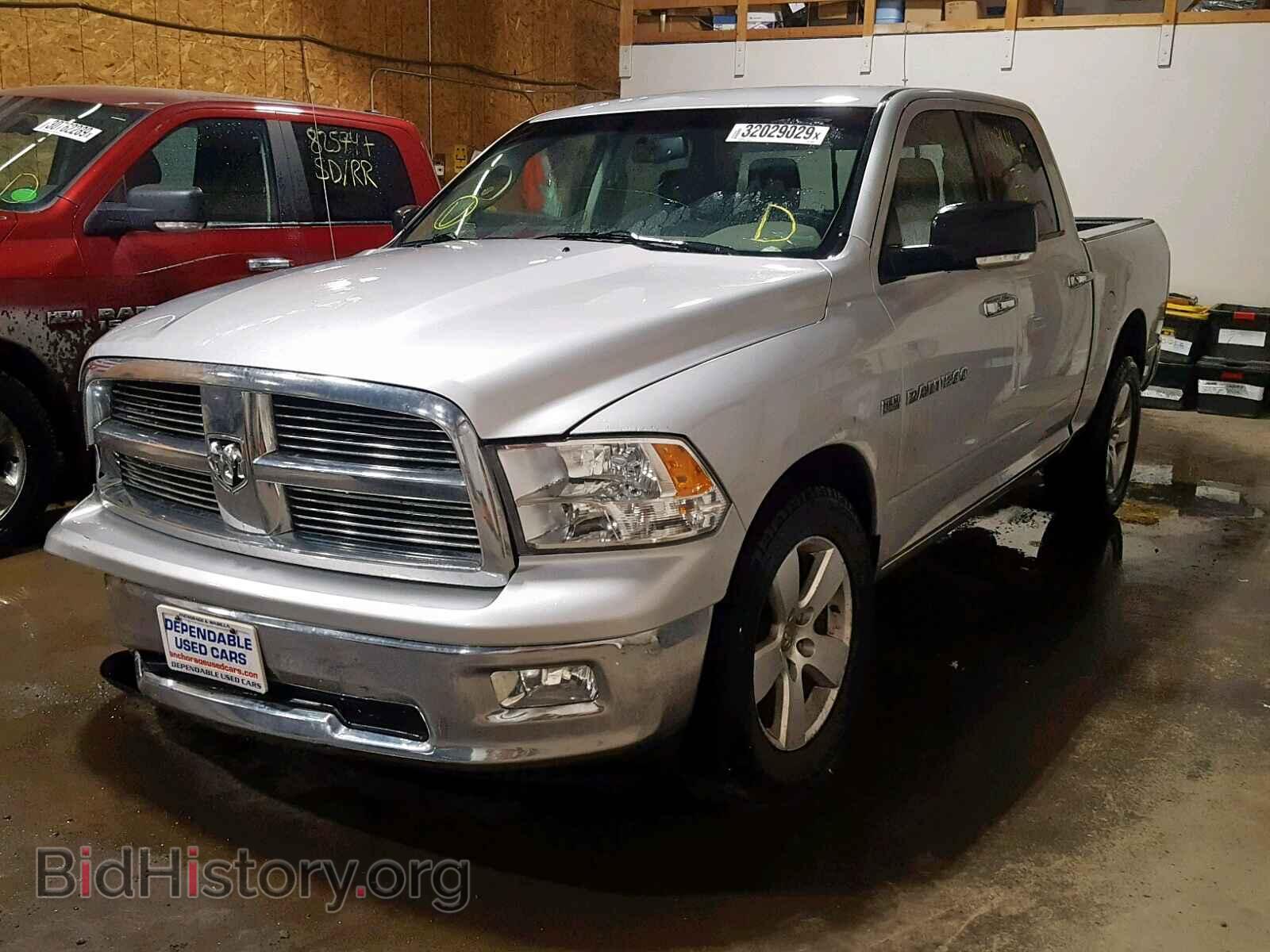 2011 DODGE RAM 1500 - VIN: 1D7RV1CTXBS588023 - Фото 2