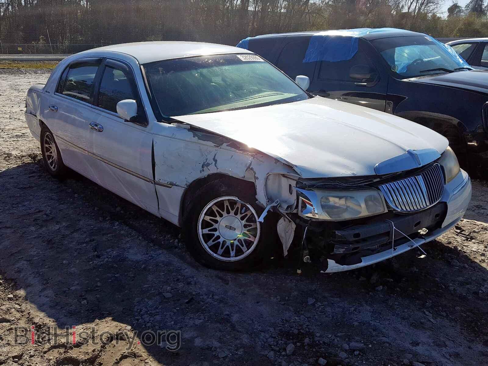 Photo 1LNHM82W1YY845911 - LINCOLN TOWNCAR 2000