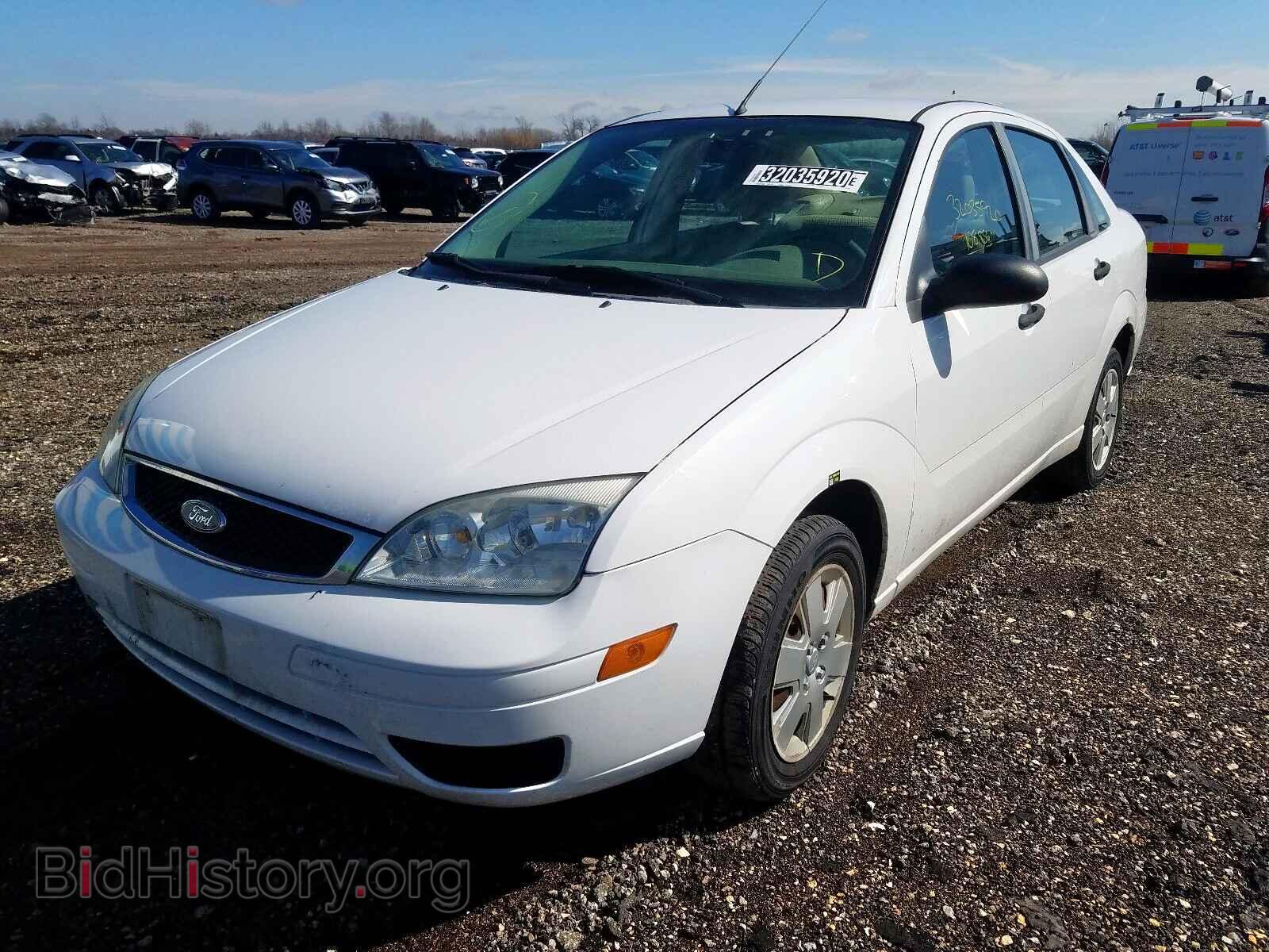 2007 FORD FOCUS - VIN: 1FAHP34N67W323231 - Фото 2