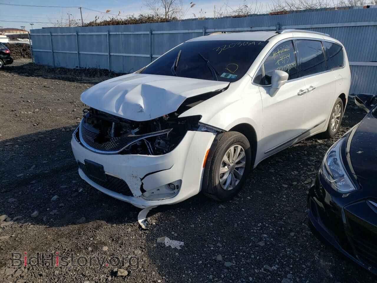 2019 CHRYSLER PACIFICA - VIN: 2C4RC1BG8KR746574 - Фото 2