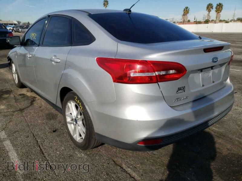 2016 Ford FOCUS (VIN 1FADP3F20GL388028) — photo 3 of 10