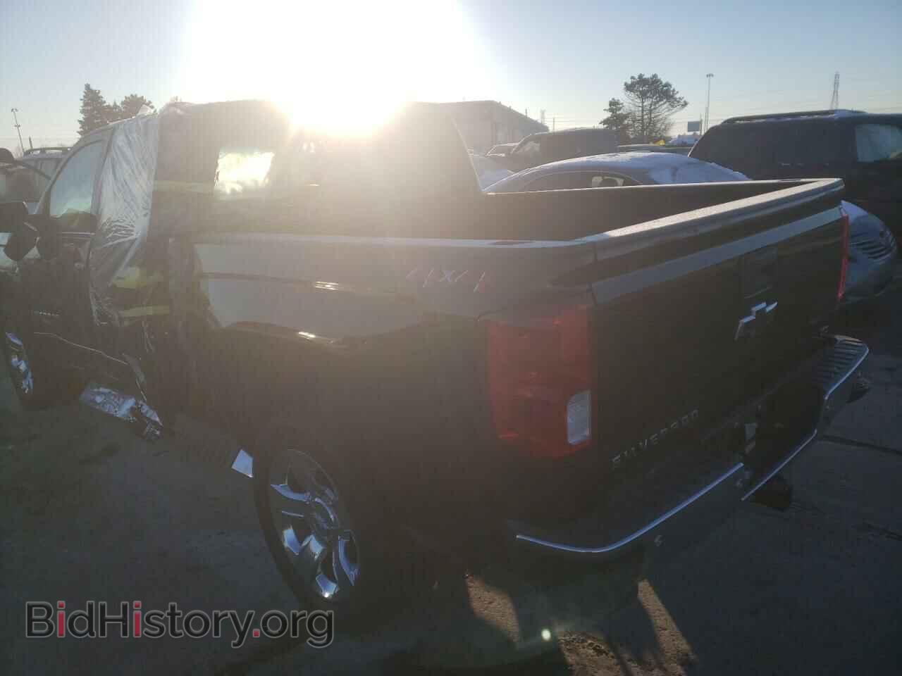 2018 CHEVROLET SILVERADO - VIN: 3GCUKSEC1JG315560 - Фото 3