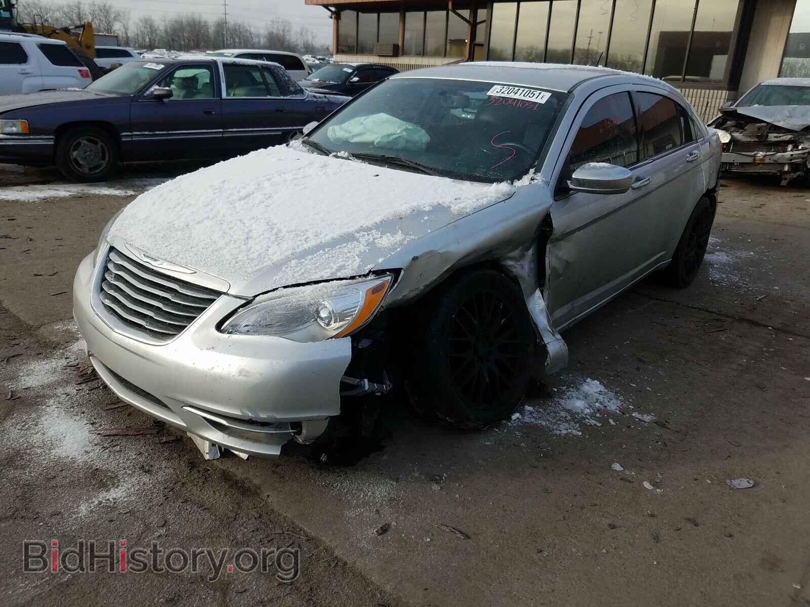 2012 CHRYSLER 200 - VIN: 1C3CCBCB9CN302766 - Фото 2