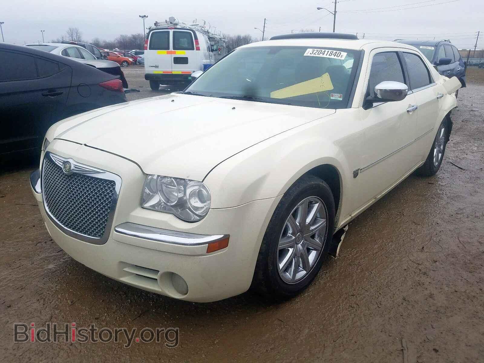 2007 CHRYSLER 300 - VIN: 2C3KA63H47H807495 - Фото 2