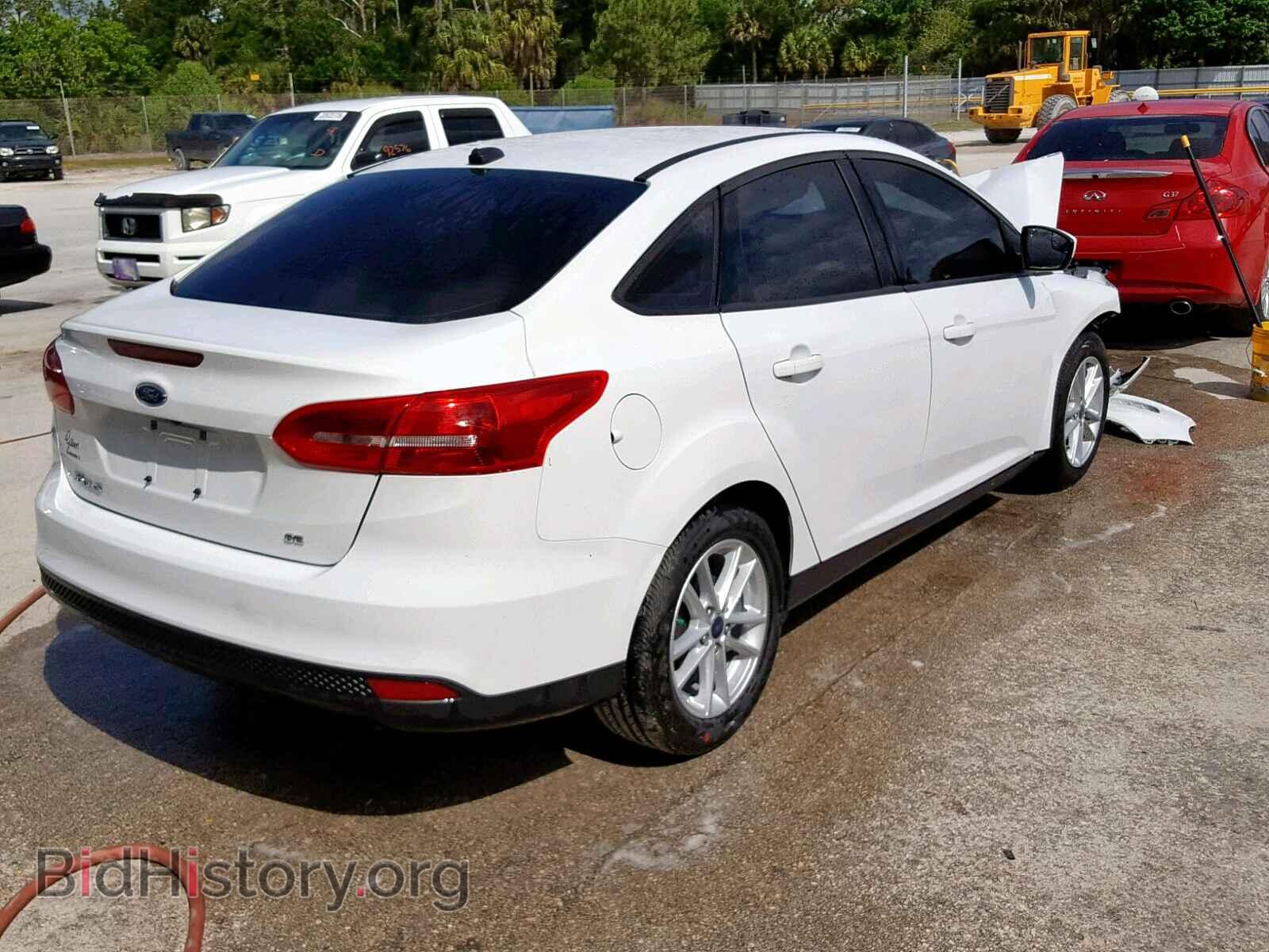 2018 FORD FOCUS SE - VIN: 1FADP3F2XJL234675 - Фото 4