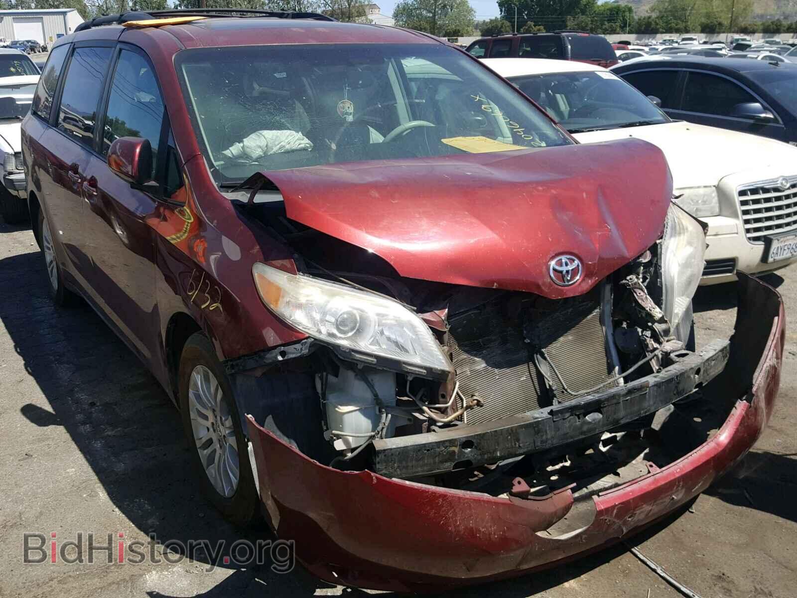 Photo 5TDYK3DC8BS064368 - TOYOTA SIENNA XLE 2011