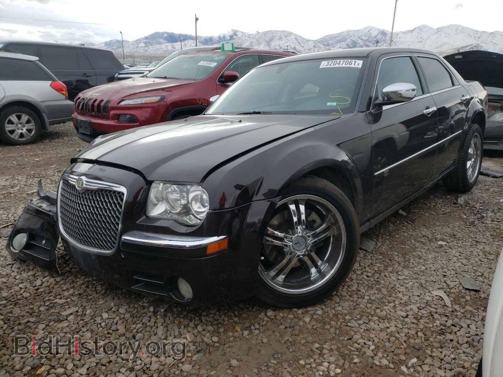 2010 CHRYSLER 300 - VIN: 2C3CA6CT6AH153938 - Фото 2