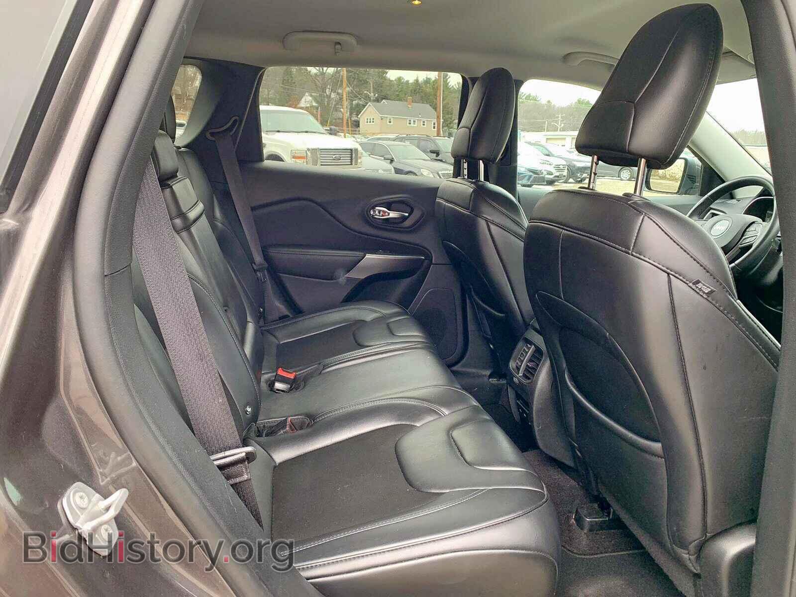 2019 JEEP CHEROKEE - VIN: 1C4PJLLB2KD154523 - Photo 8