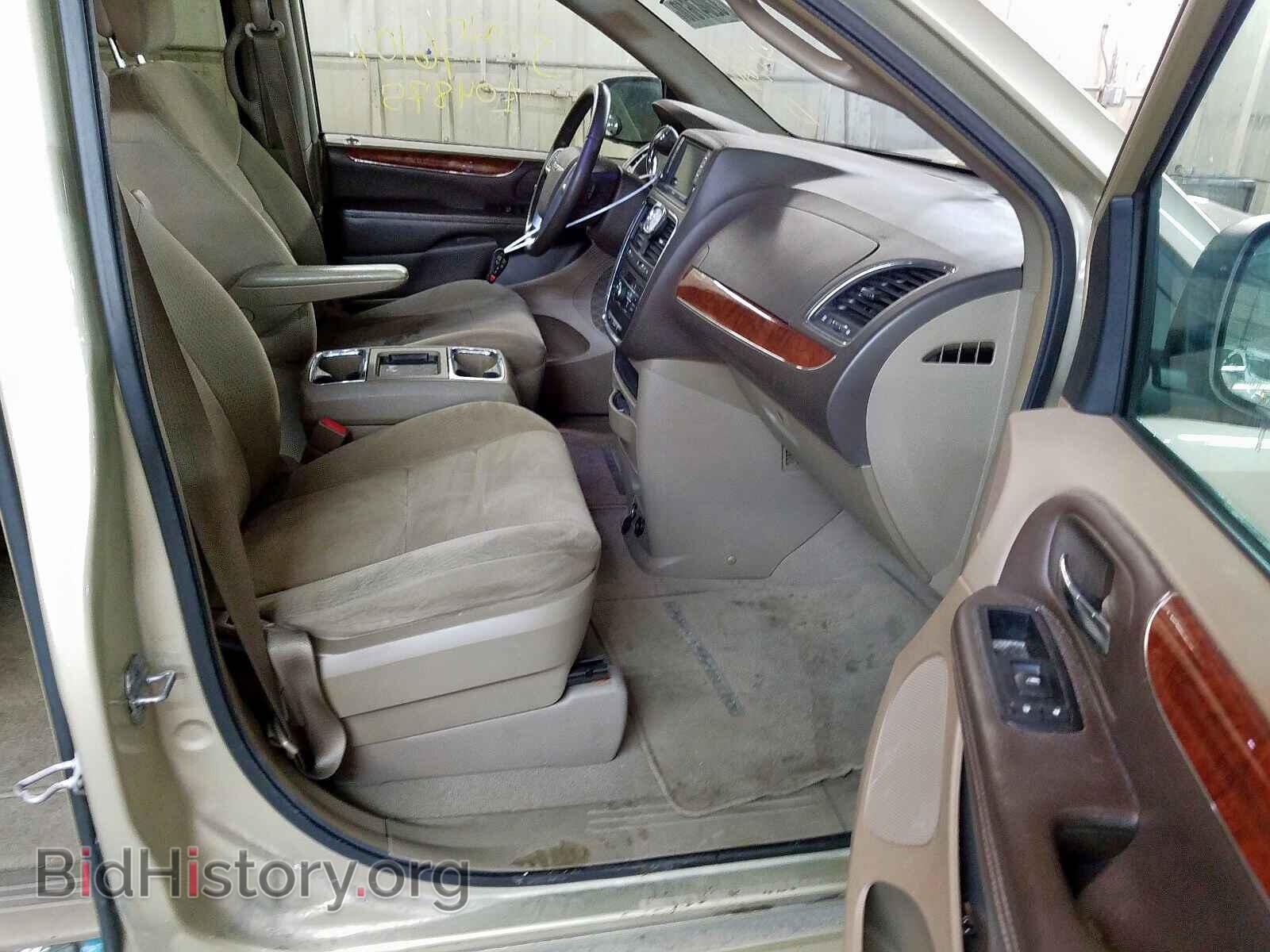 2011 CHRYSLER TOWN & COU - VIN: 2A4RR5DG4BR623531 - Фото 5