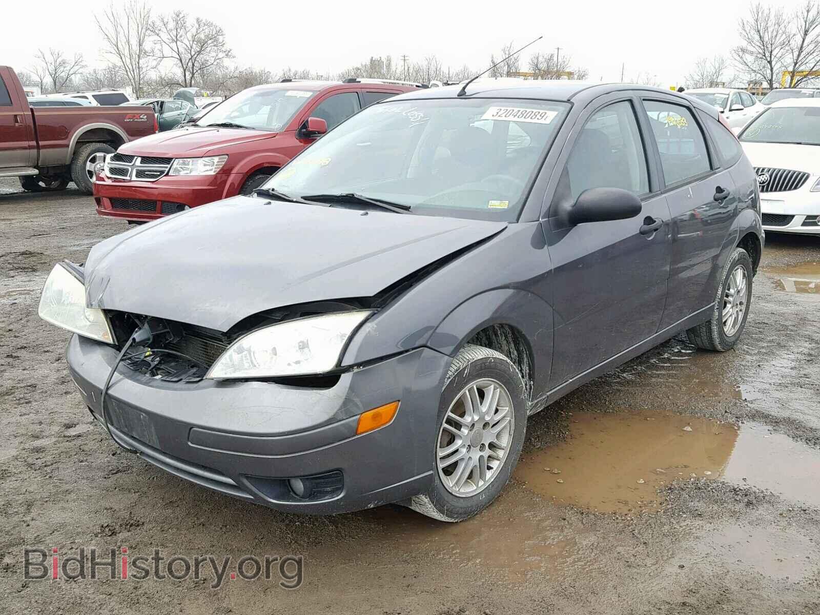 2005 FORD FOCUS - VIN: 3FAFP37N75R115698 - Фото 2
