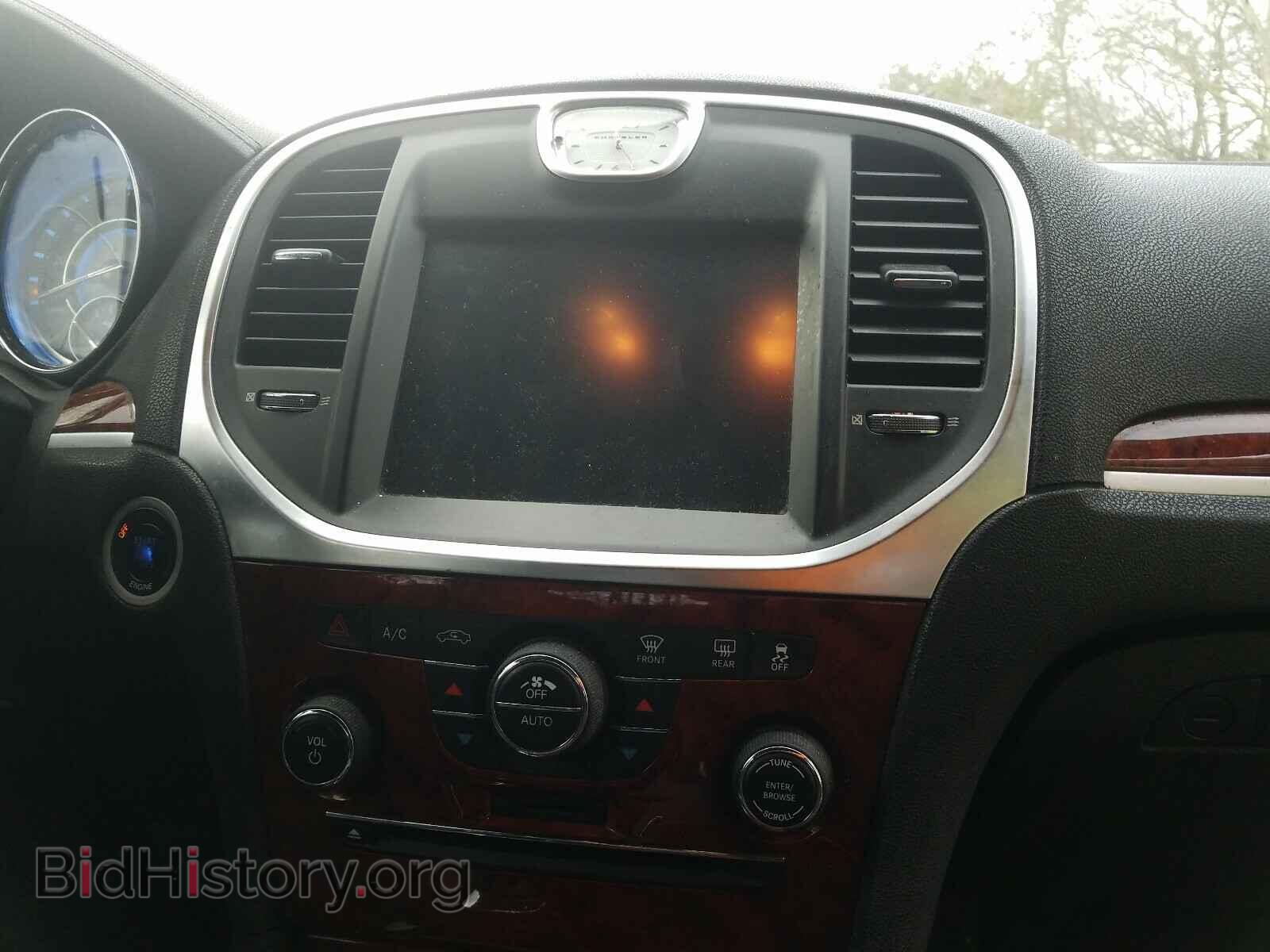 2012 CHRYSLER 300 - VIN: 2C3CCAAG1CH312144 - Фото 10