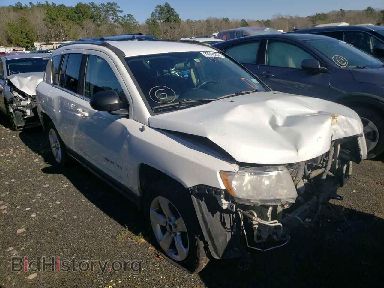 Photo 1J4NF1FBXBD183318 - JEEP COMPASS 2011