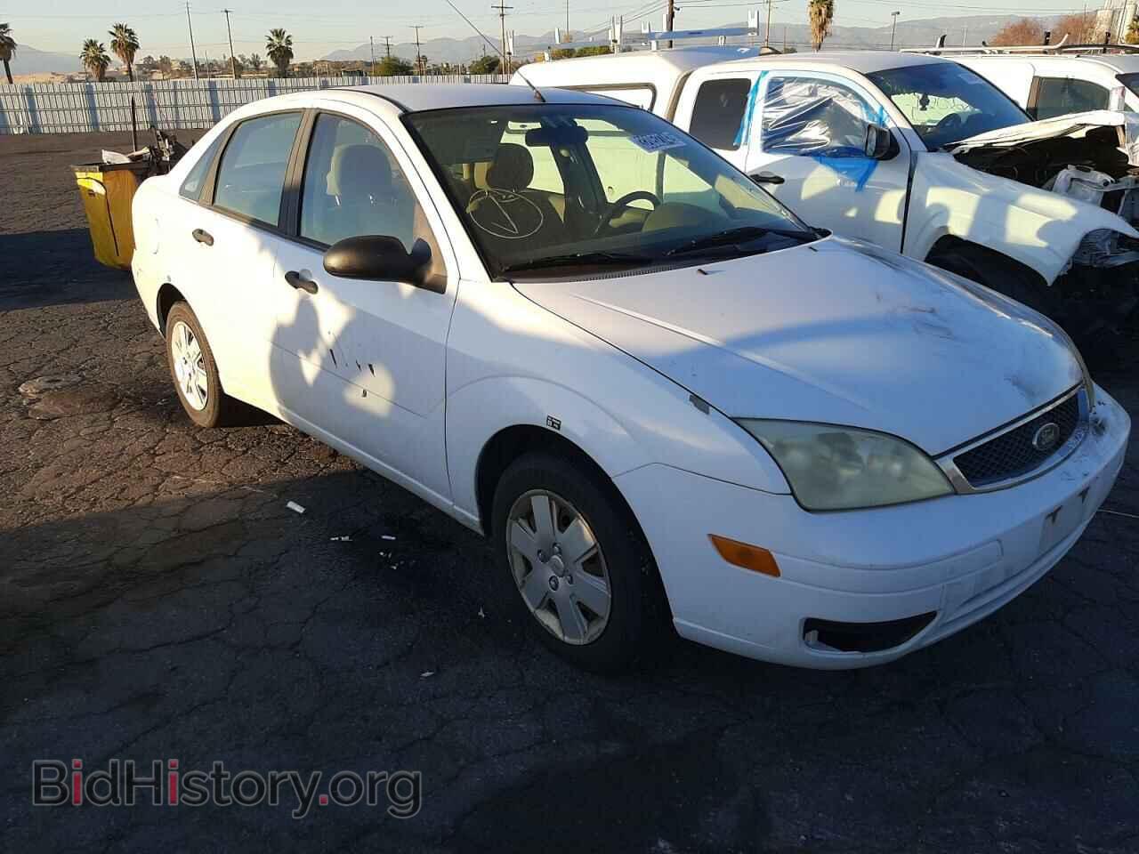 Photo 1FAHP34N77W359624 - FORD FOCUS 2007
