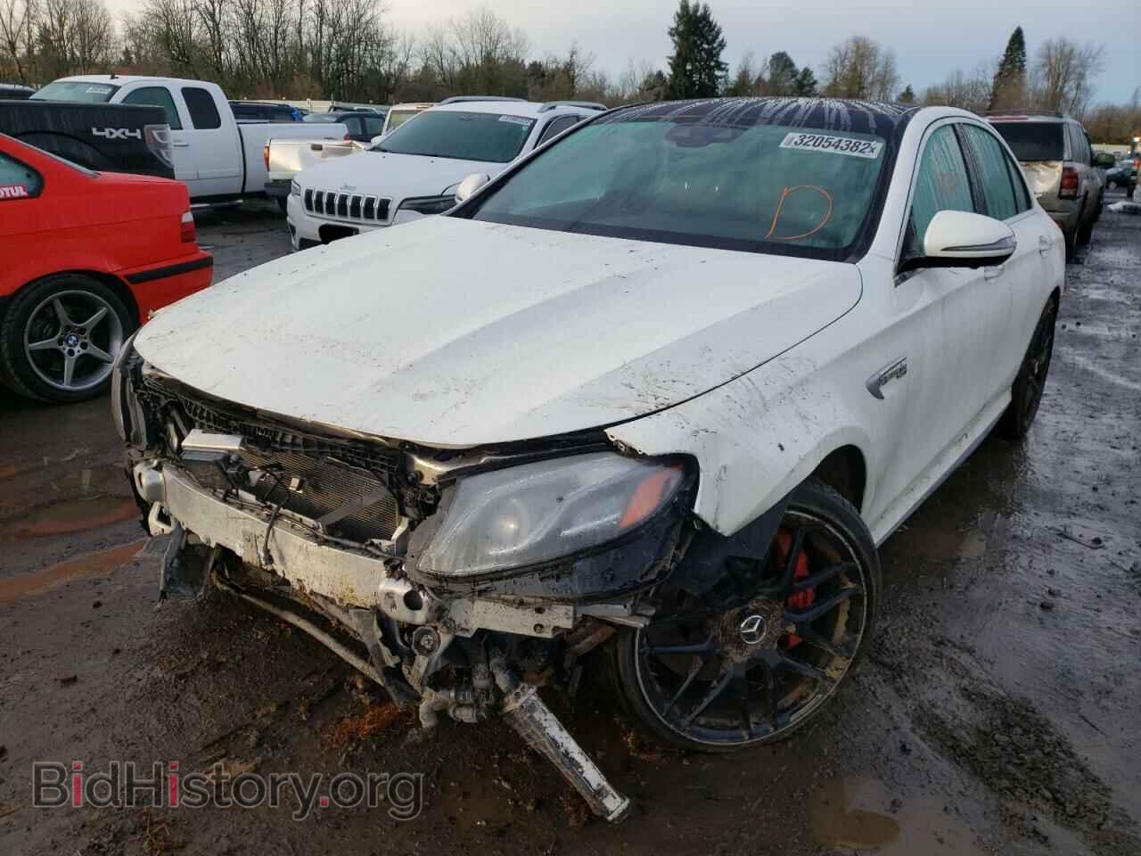 2018 MERCEDES-BENZ E-CLASS - VIN: WDDZF8KB4JA385647 - Фото 2