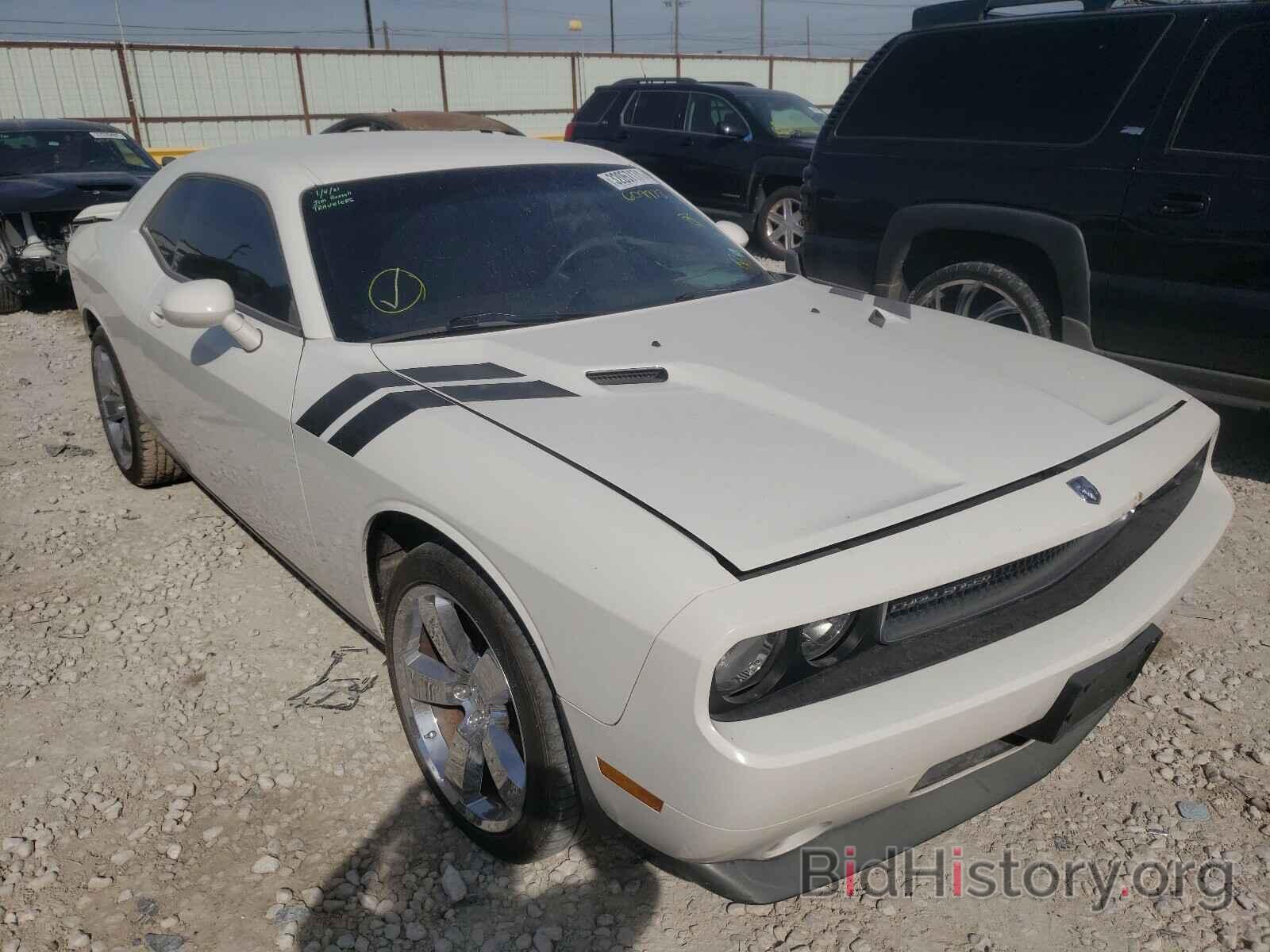 Photo 2B3LJ44V59H609778 - DODGE CHALLENGER 2009