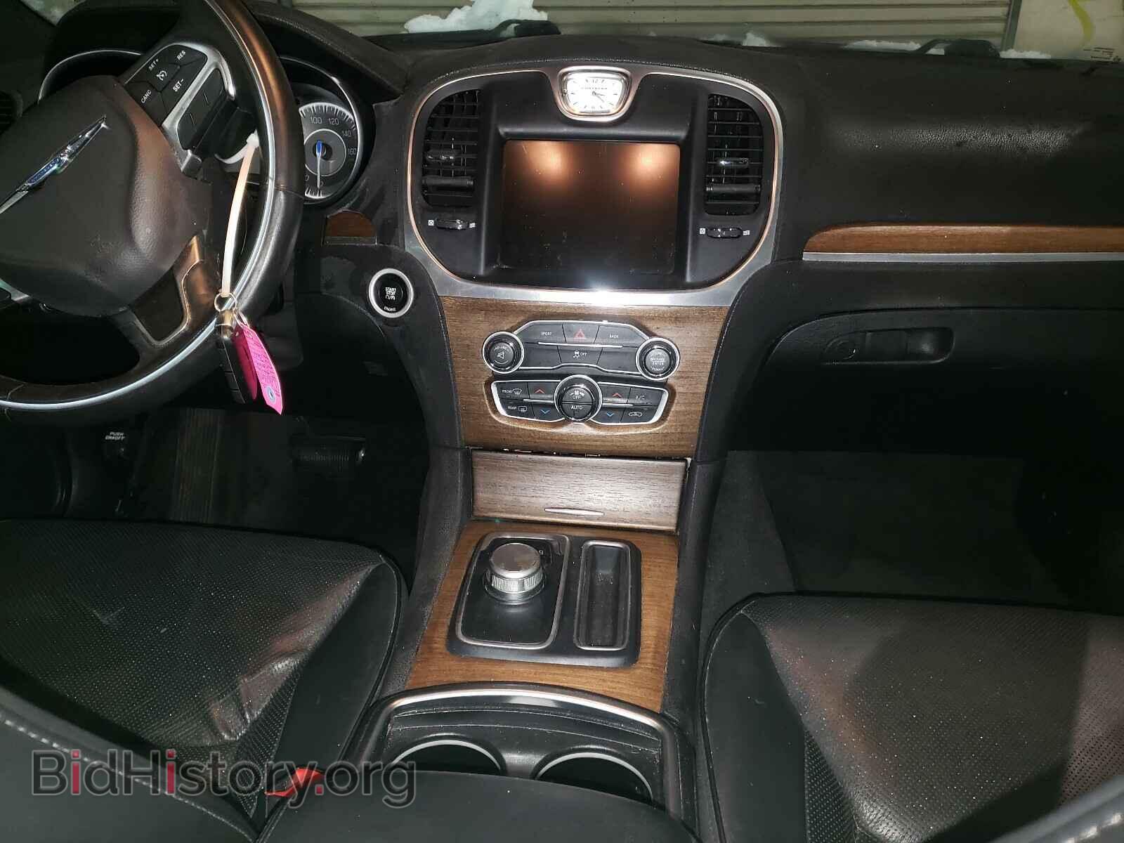 2016 CHRYSLER 300 - VIN: 2C3CCASG3GH152238 - Фото 9