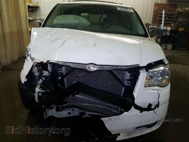 2010 Chrysler MINIVAN (VIN 2A4RR6DX0AR136704) — photo 9 of 10