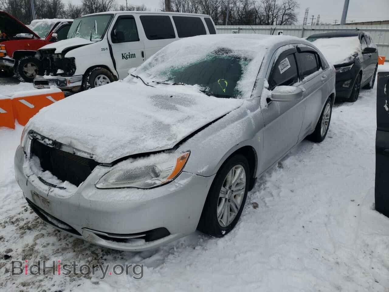 2011 CHRYSLER 200 - VIN: 1C3BC1FB3BN576688 - Фото 2