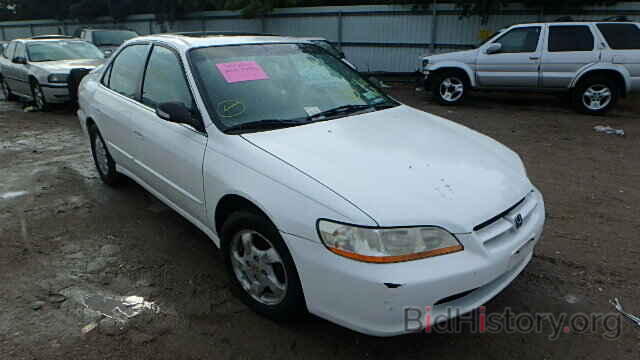 Photo 1HGCG6674XA113603 - HONDA ACCORD 1999