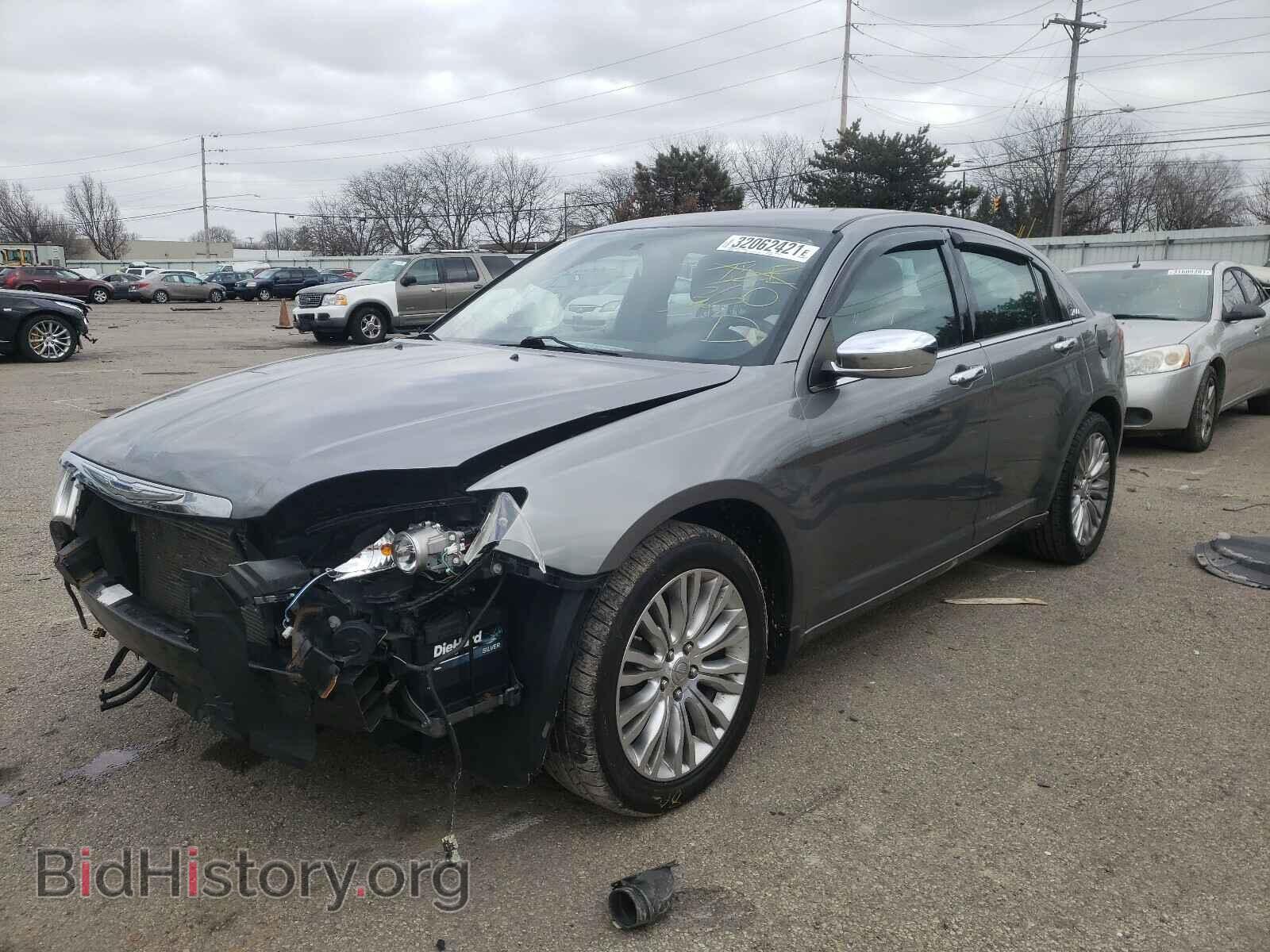 2011 CHRYSLER 200 - VIN: 1C3BC2FB1BN614263 - Photo 2