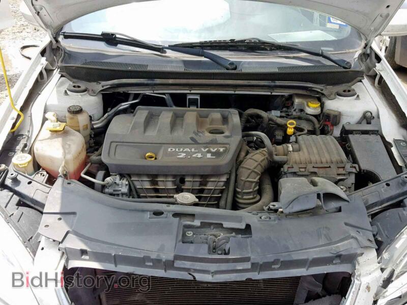 2012 Chrysler 200 (VIN 1C3CCBAB4CN137731) — photo 7 of 10