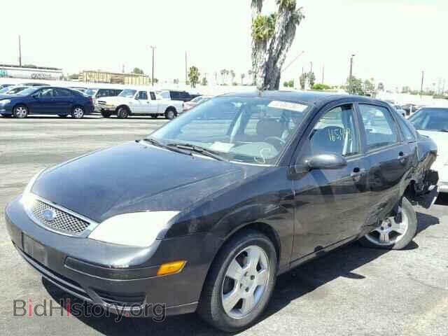 2005 FORD FOCUS - VIN: 1FAFP34N75W166863 - Photo 2